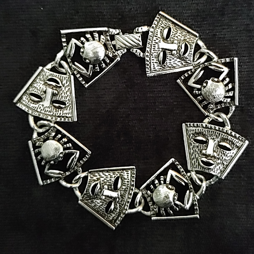 VTG  RARE -Sarah Coventry "Talisman" Bracelet
